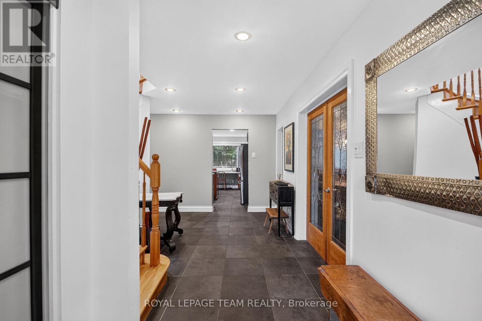 22 LYNHURST AVENUE - 8