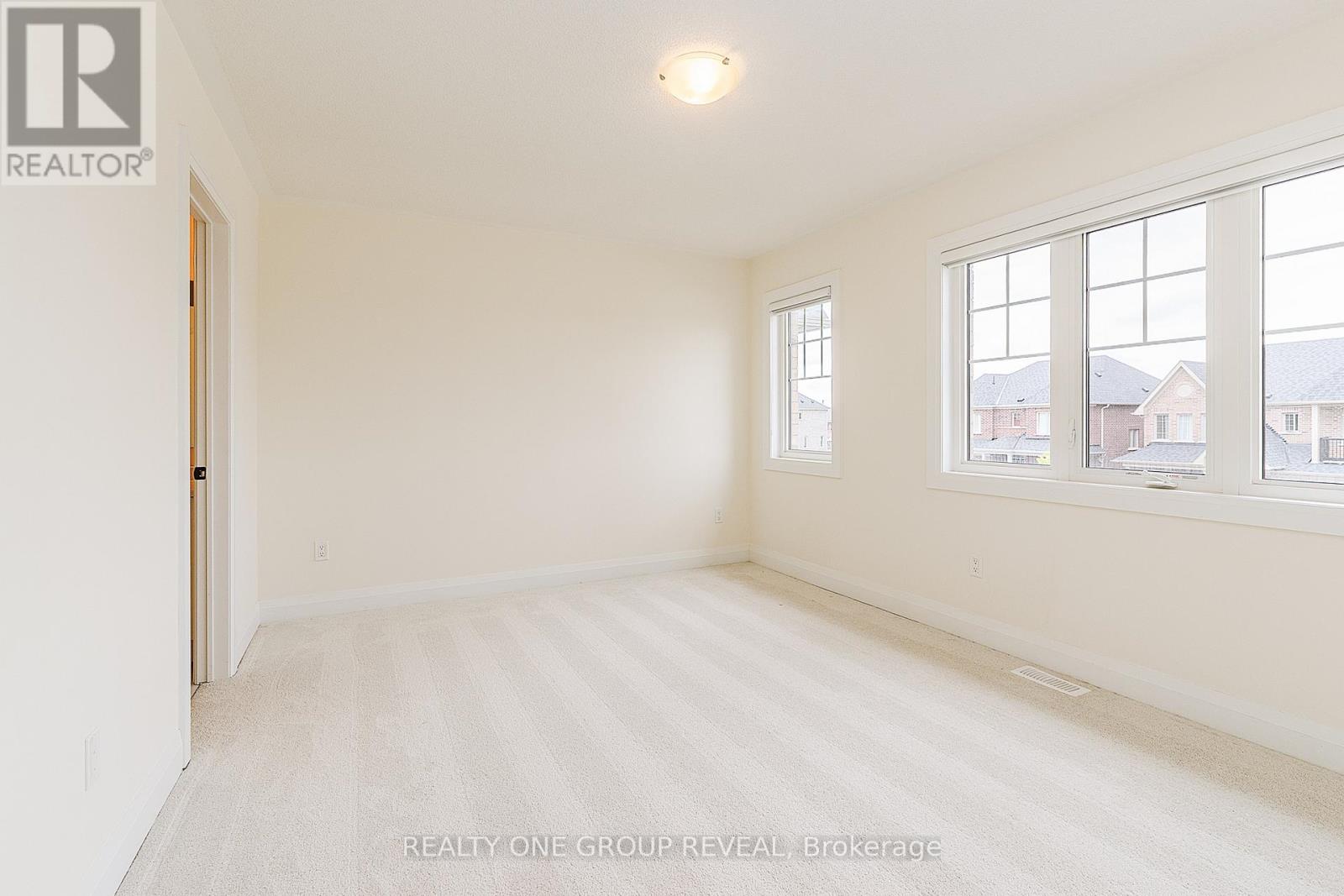 1 NORTH GARDEN BOULEVARD - 23