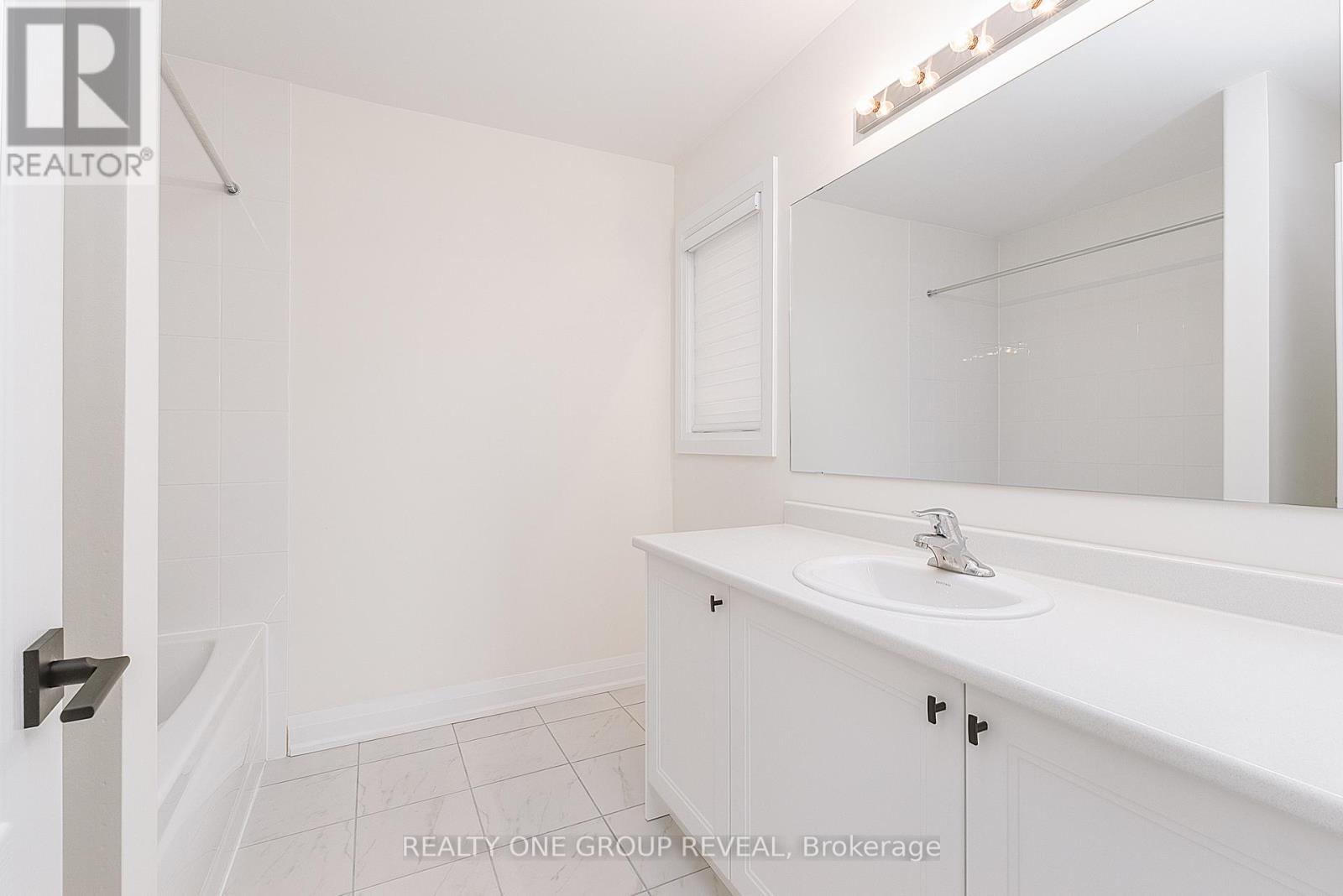 1 NORTH GARDEN BOULEVARD - 25