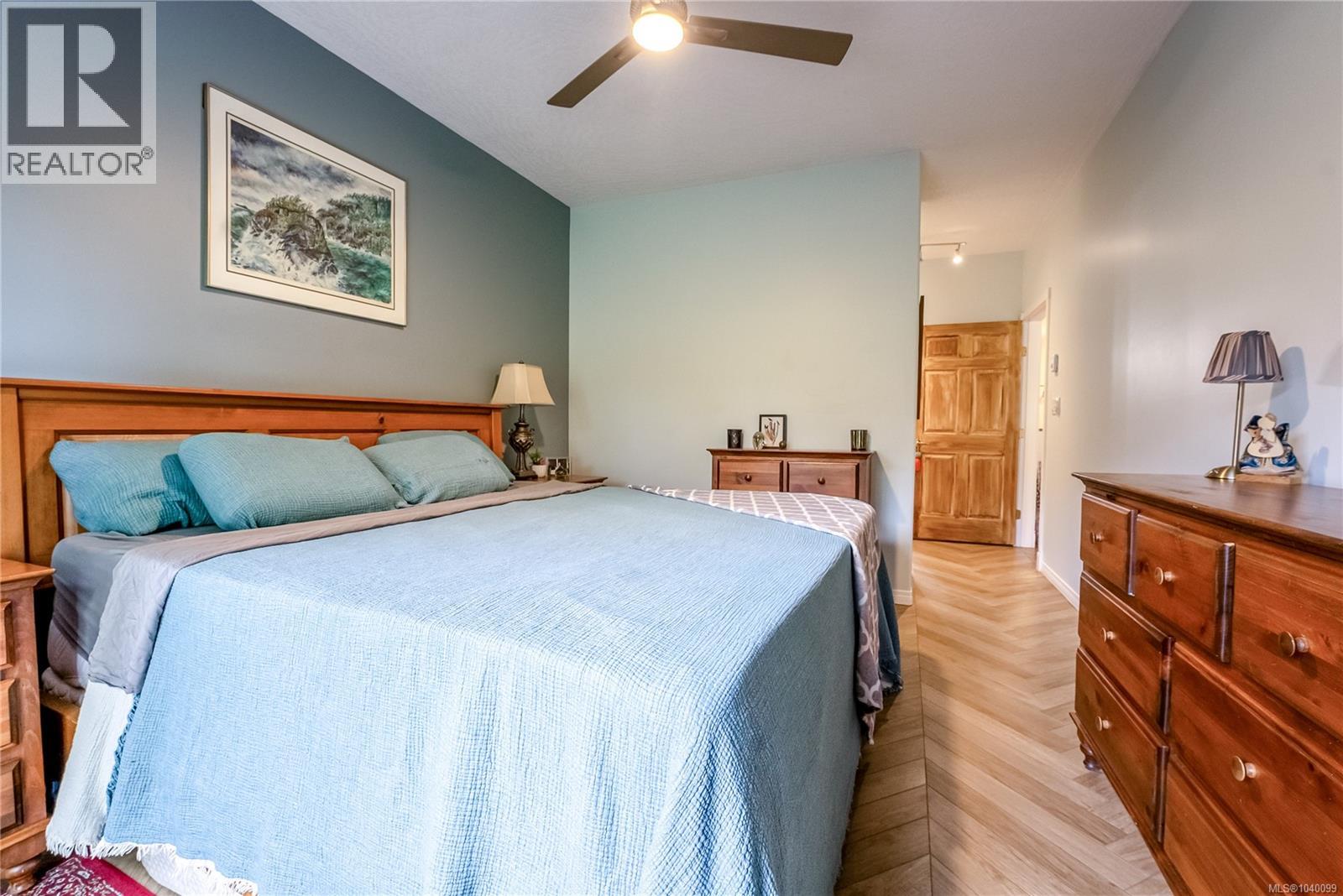 10 2235 Harbour Road, Sidney