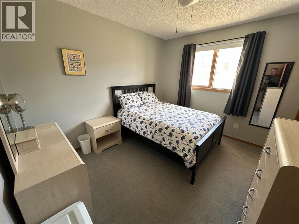 7129 99A Street S - 12