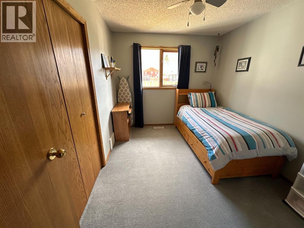 7129 99A Street S - 11