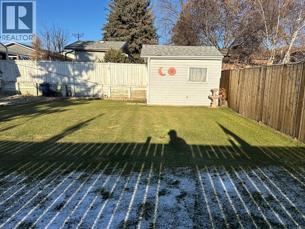 7129 99A Street S - 36