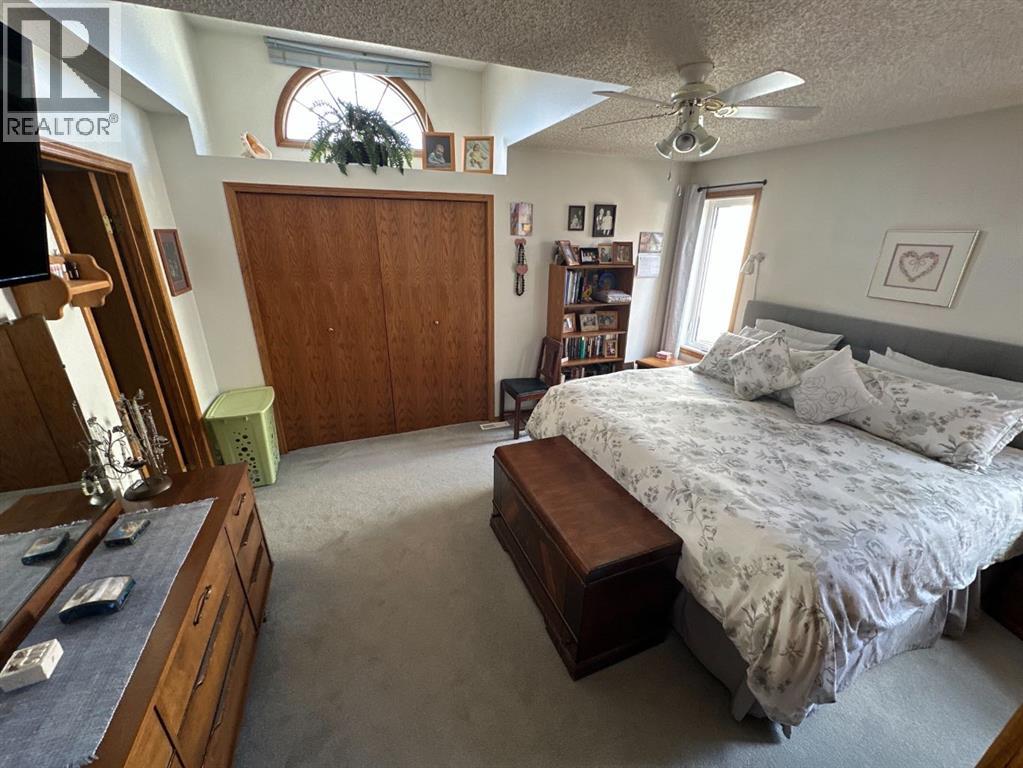 7129 99A Street S - 15