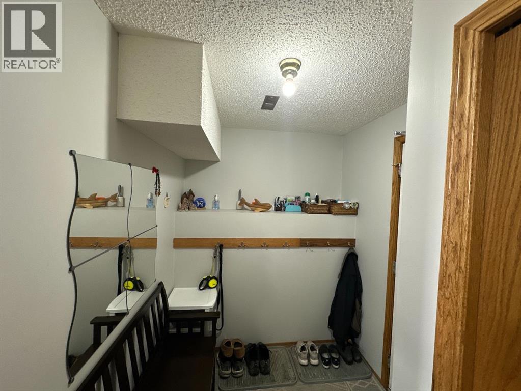 7129 99A Street S - 25