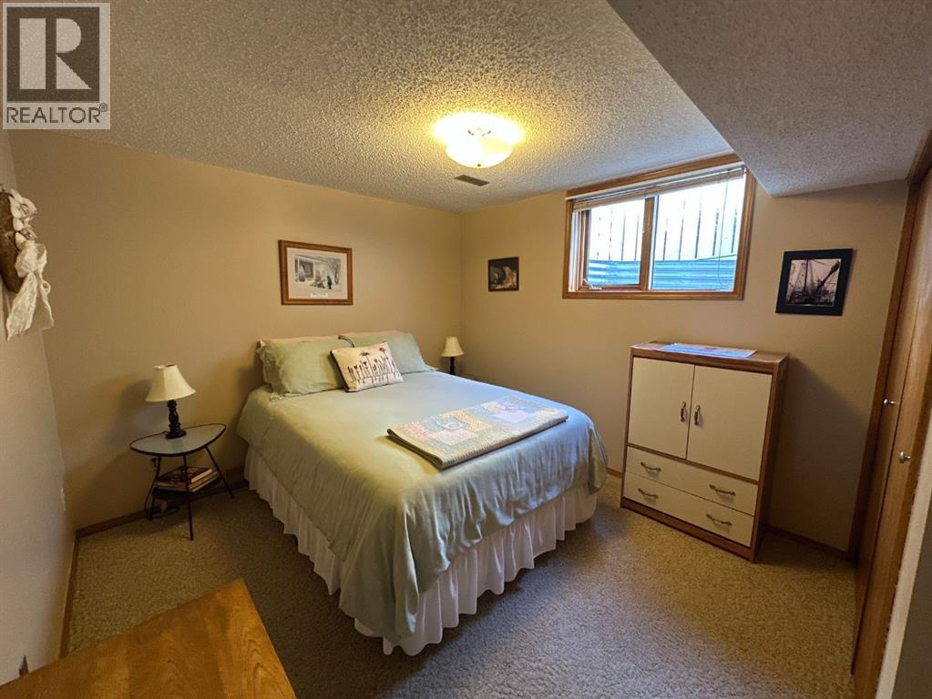 7129 99A Street S - 22