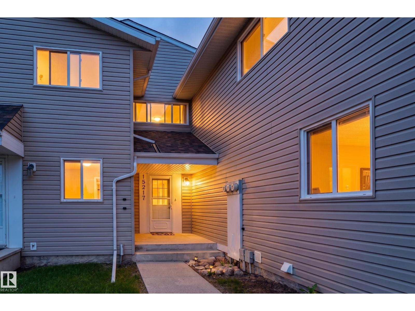 15217 54 ST NW - 29