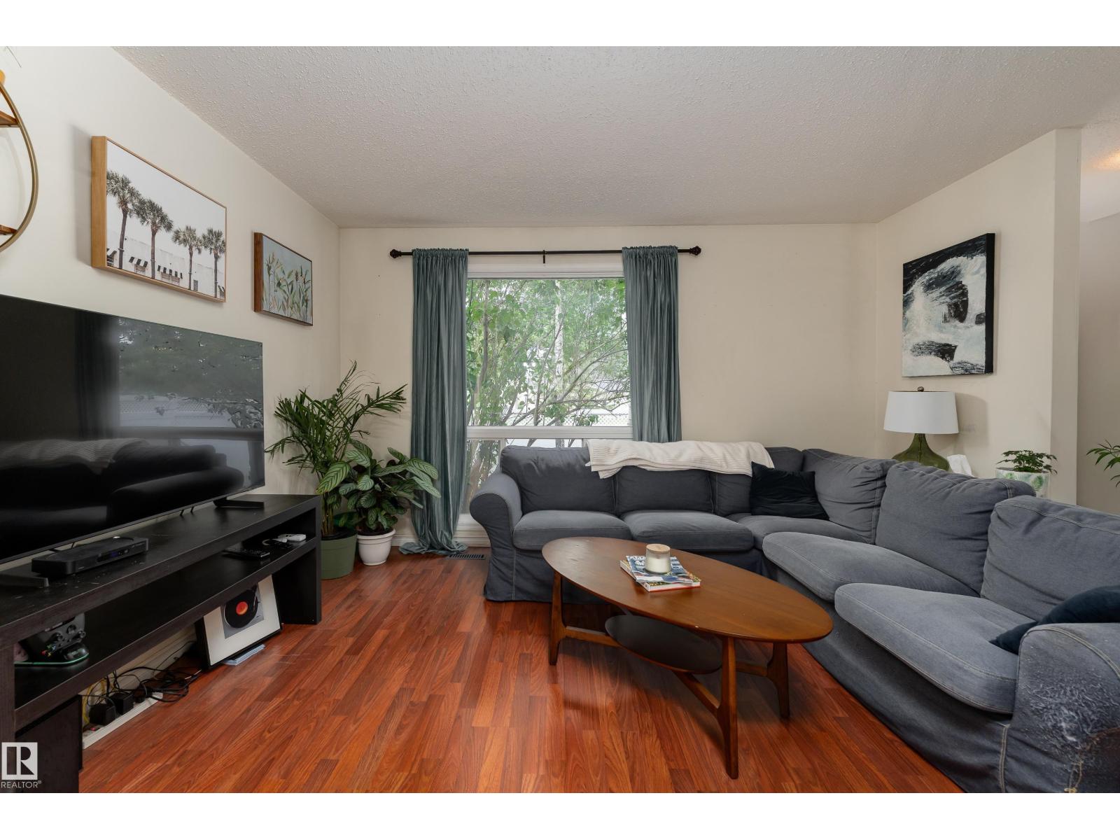 15217 54 ST NW - 10