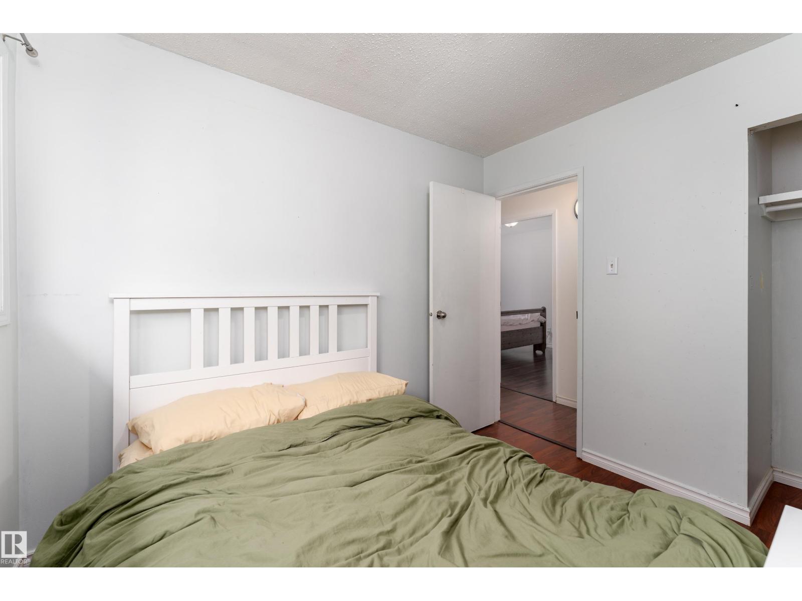 15217 54 ST NW - 19
