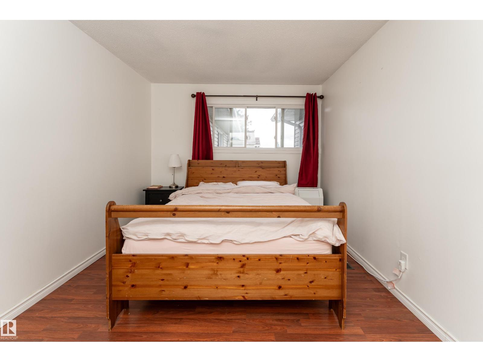 15217 54 ST NW - 16