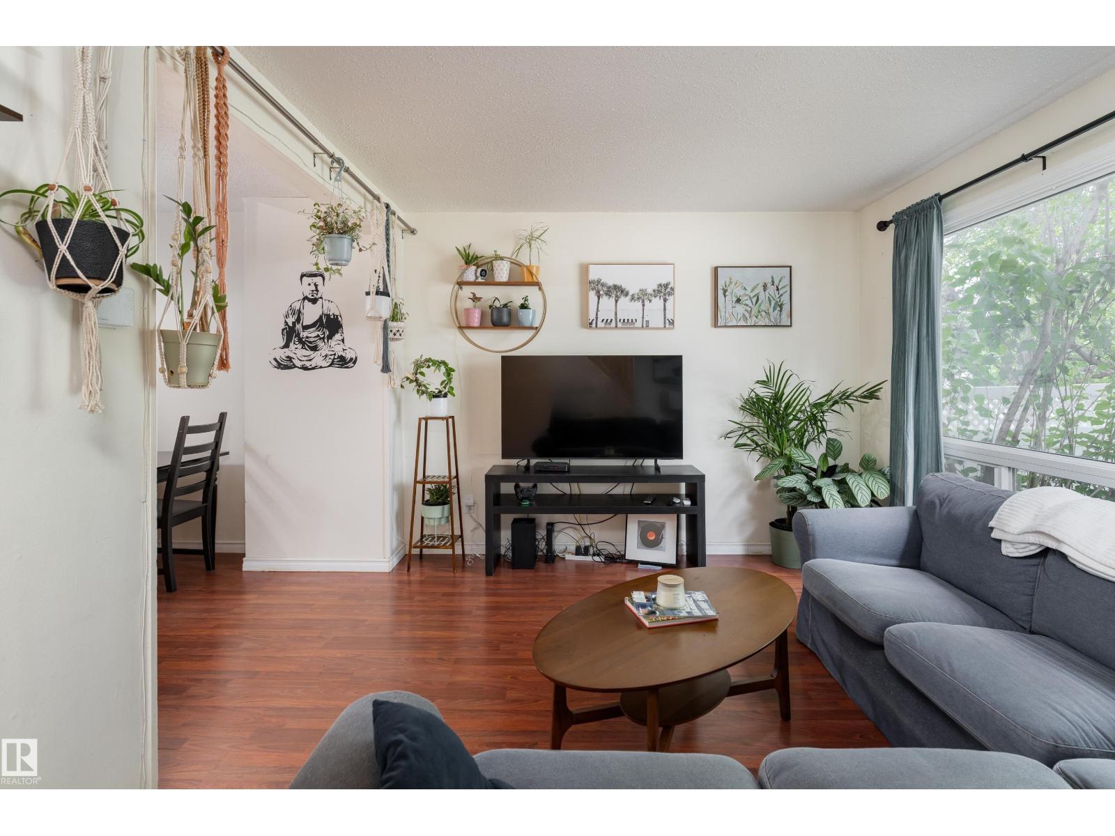 15217 54 ST NW - 1