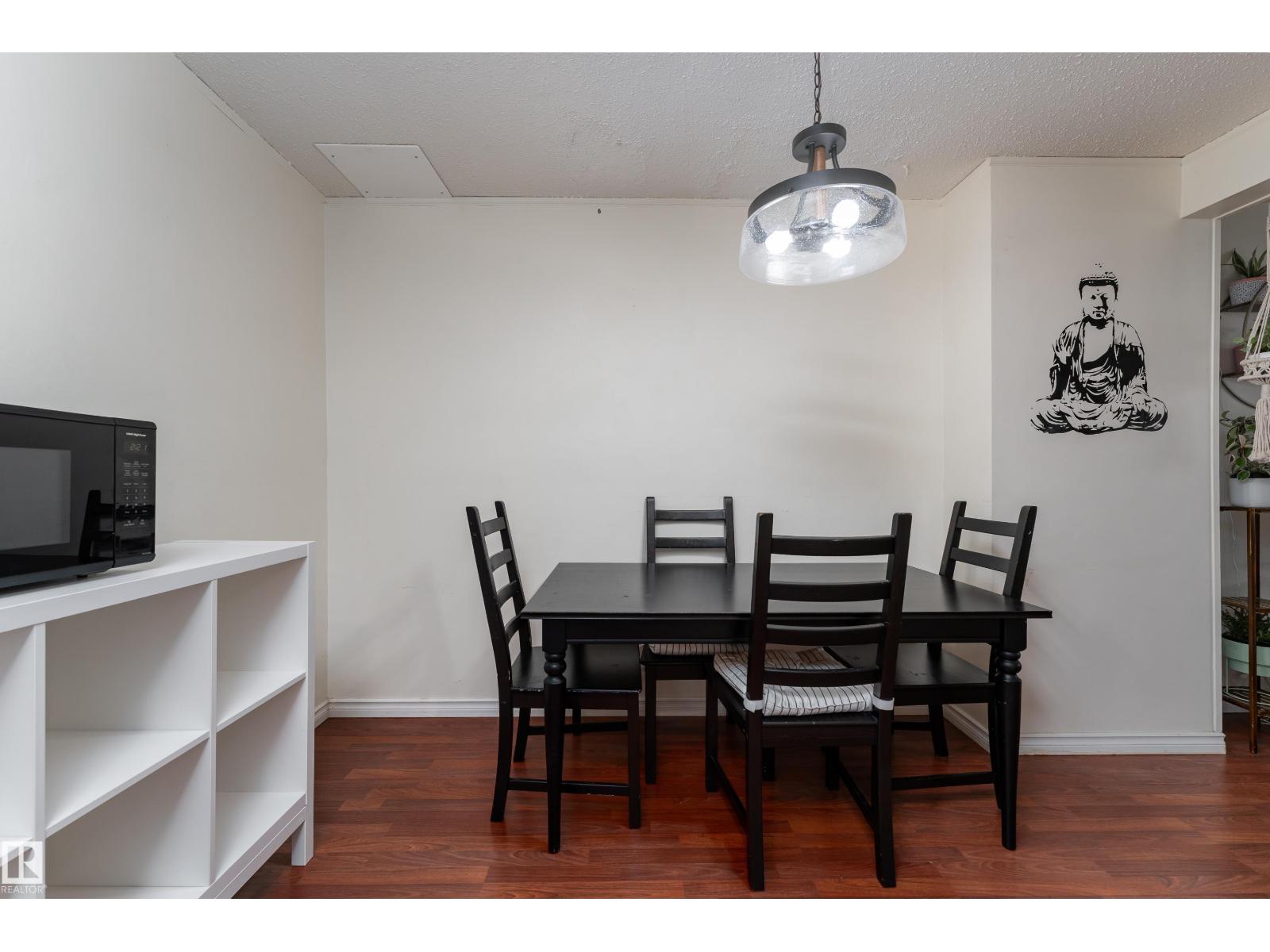 15217 54 ST NW - 4