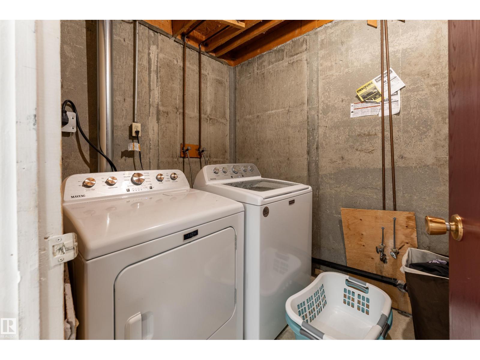 15217 54 ST NW - 26