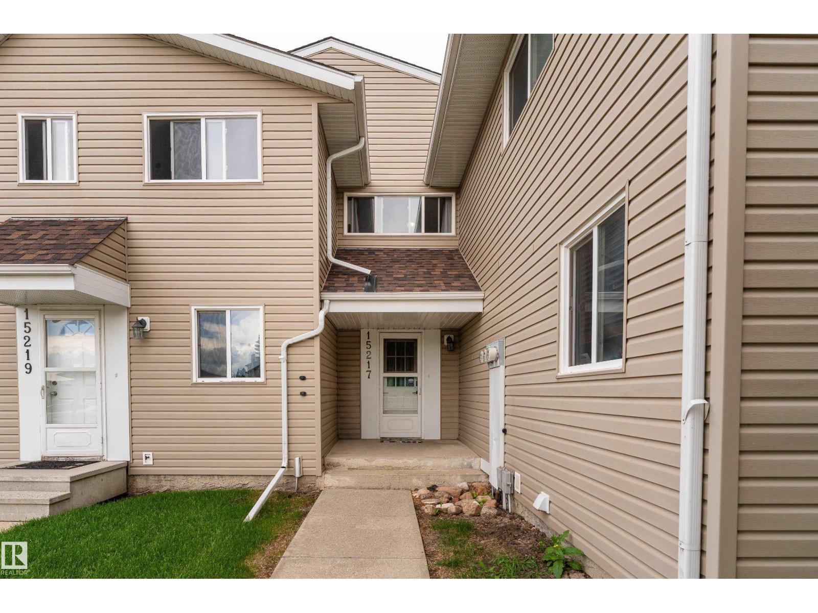 15217 54 ST NW - 28