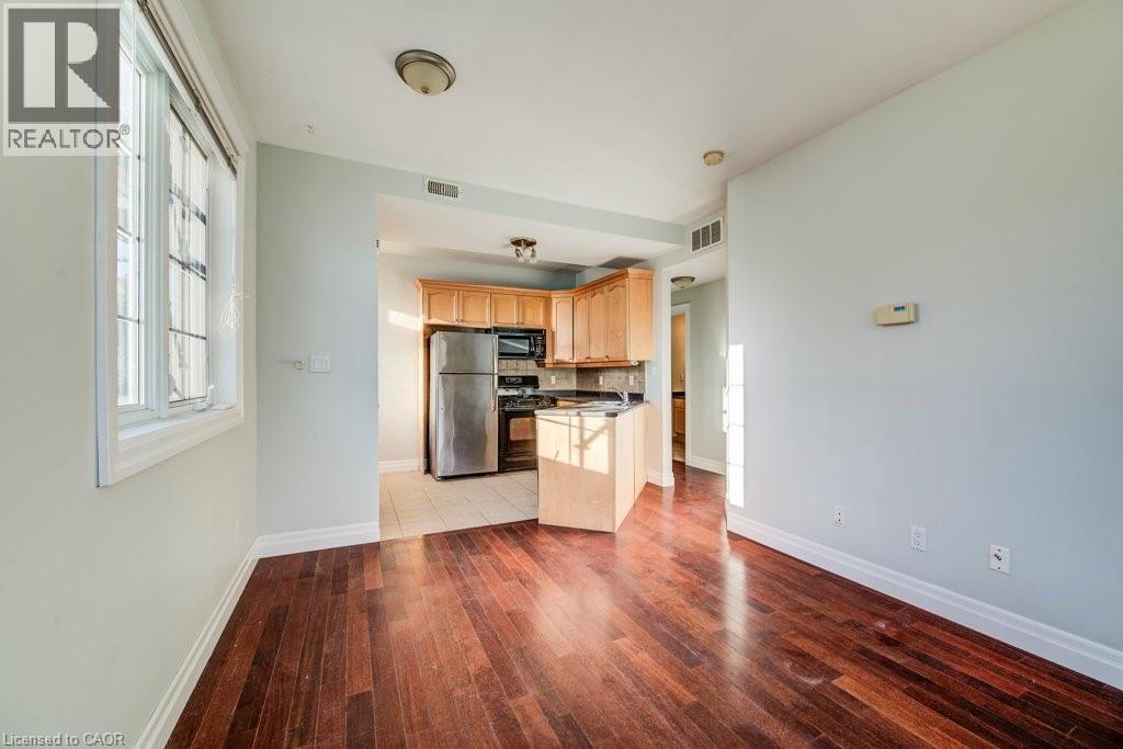 #201 555 KING Street E - 10