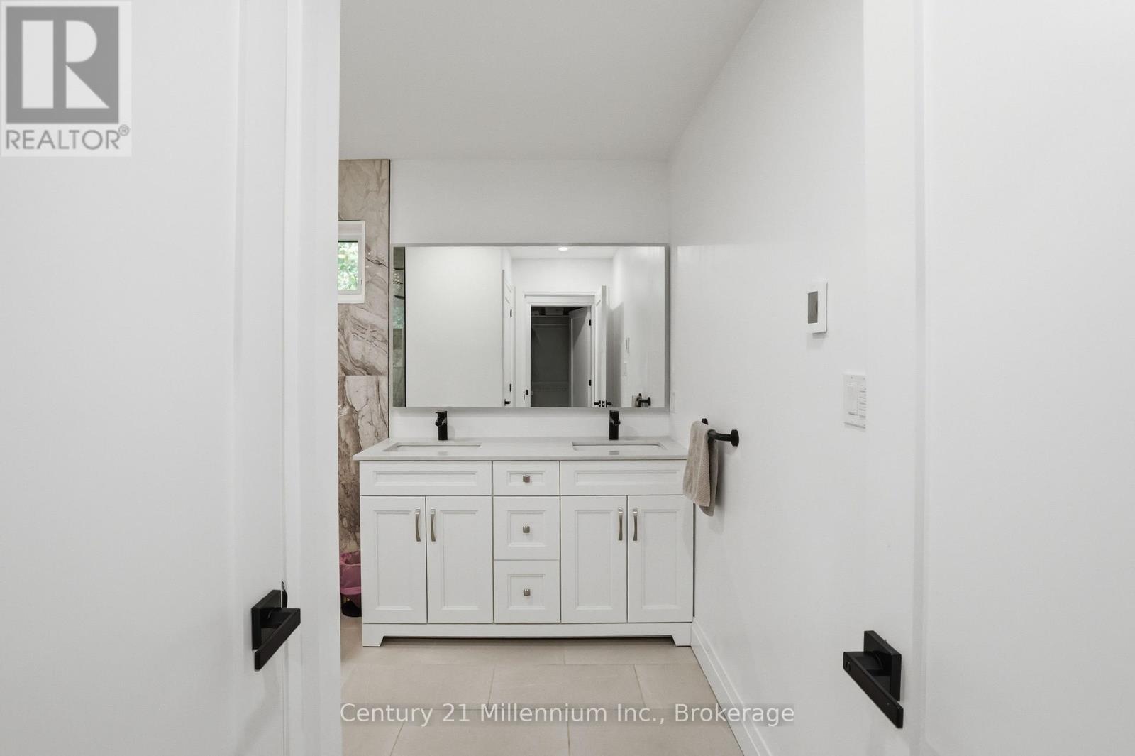 113 SMALLMAN DRIVE - 33