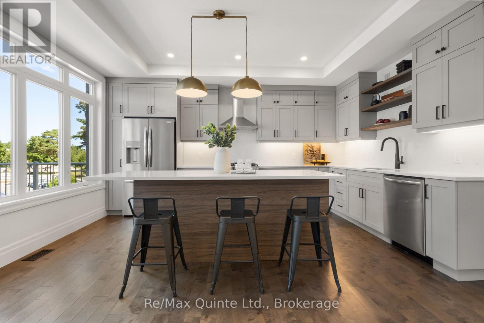 125 VILLENEUVE DRIVE - 14