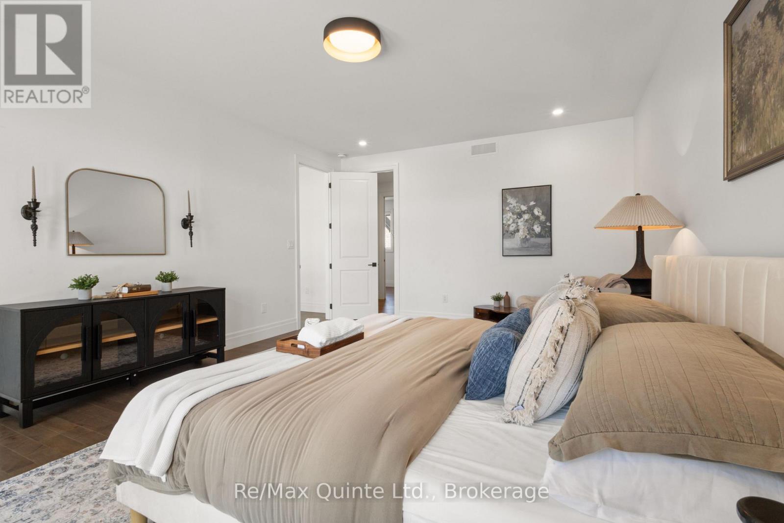 125 VILLENEUVE DRIVE - 28