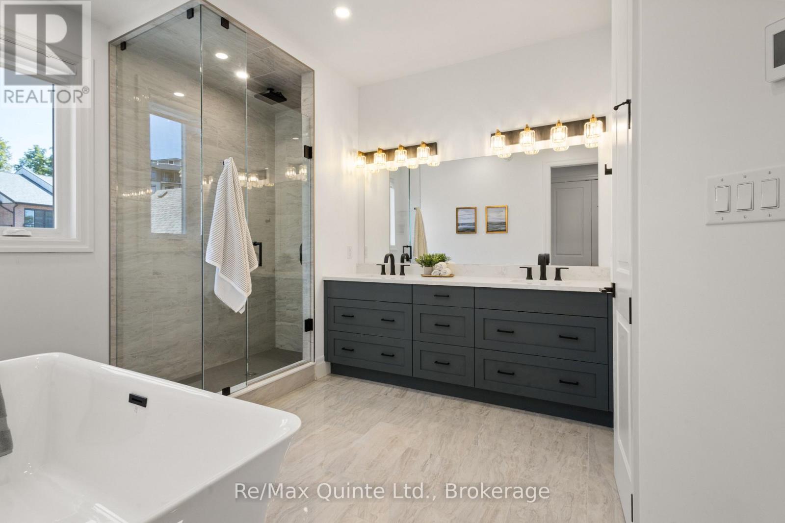 125 VILLENEUVE DRIVE - 29