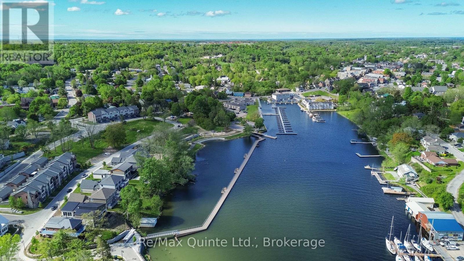 125 VILLENEUVE DRIVE - 44