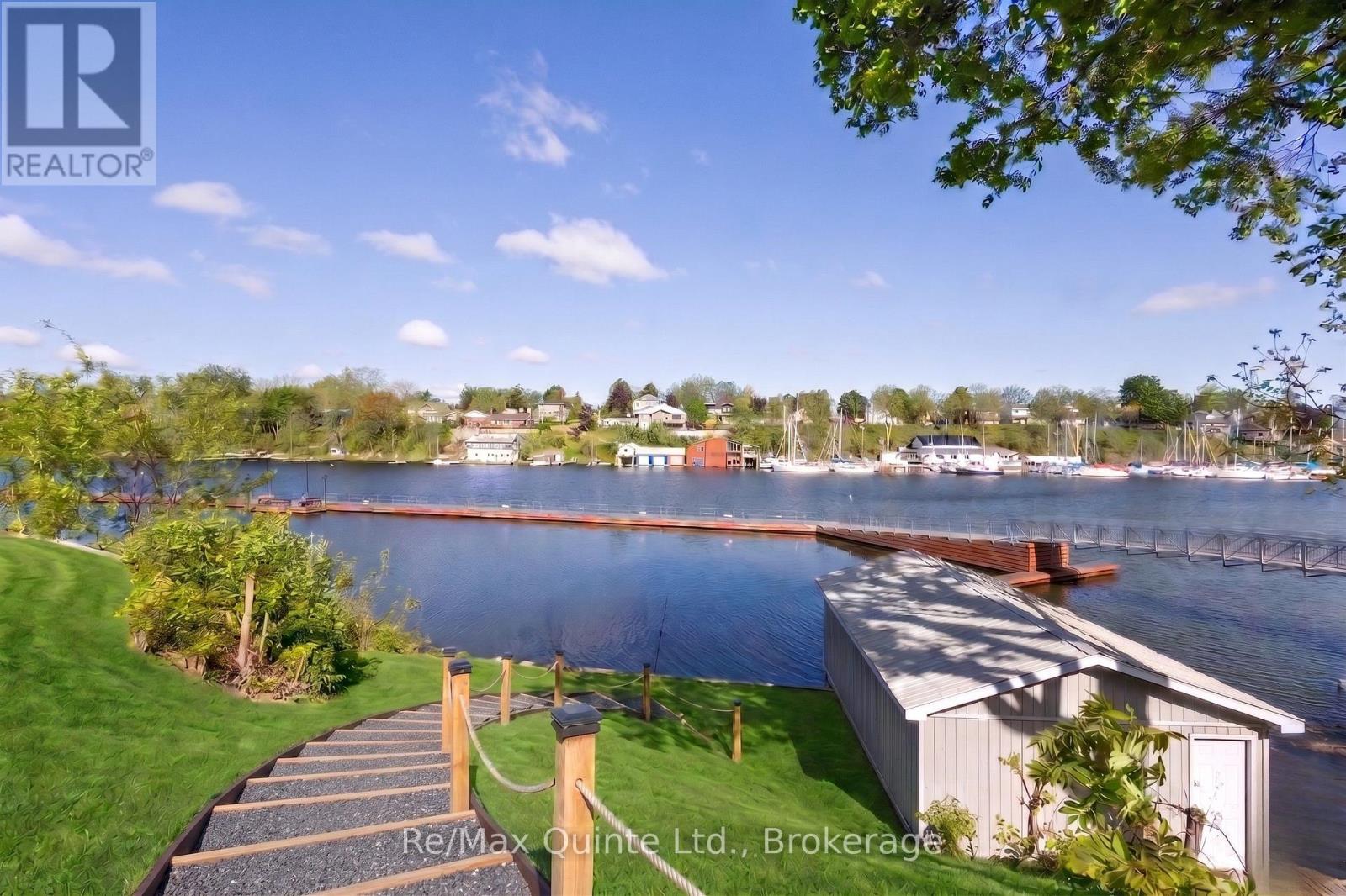 125 VILLENEUVE DRIVE - 49