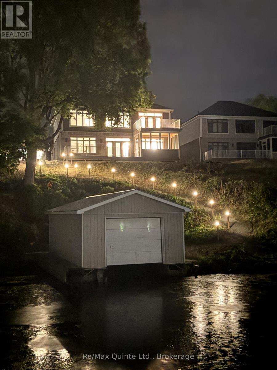 125 VILLENEUVE DRIVE - 50