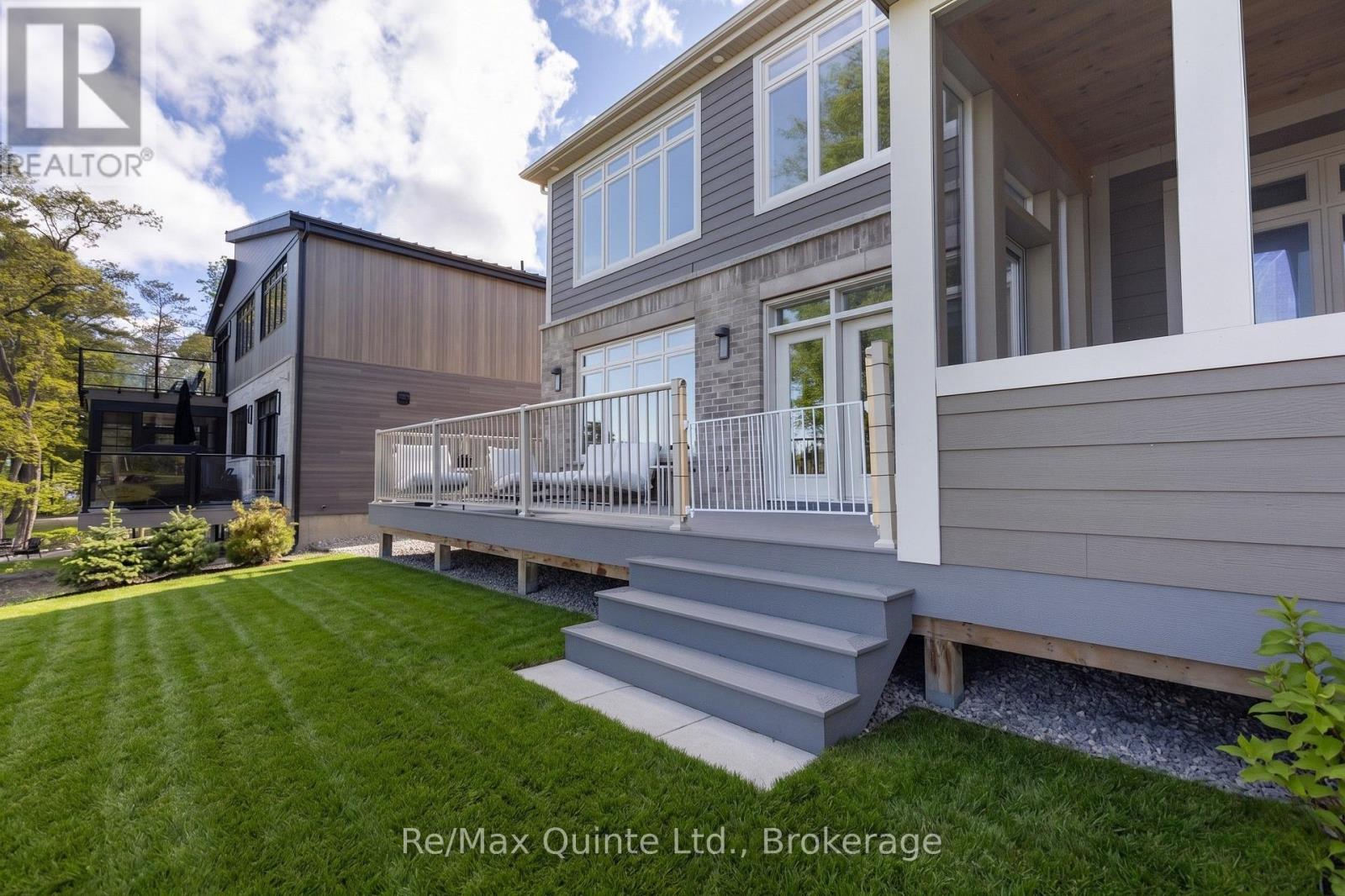 125 VILLENEUVE DRIVE - 8