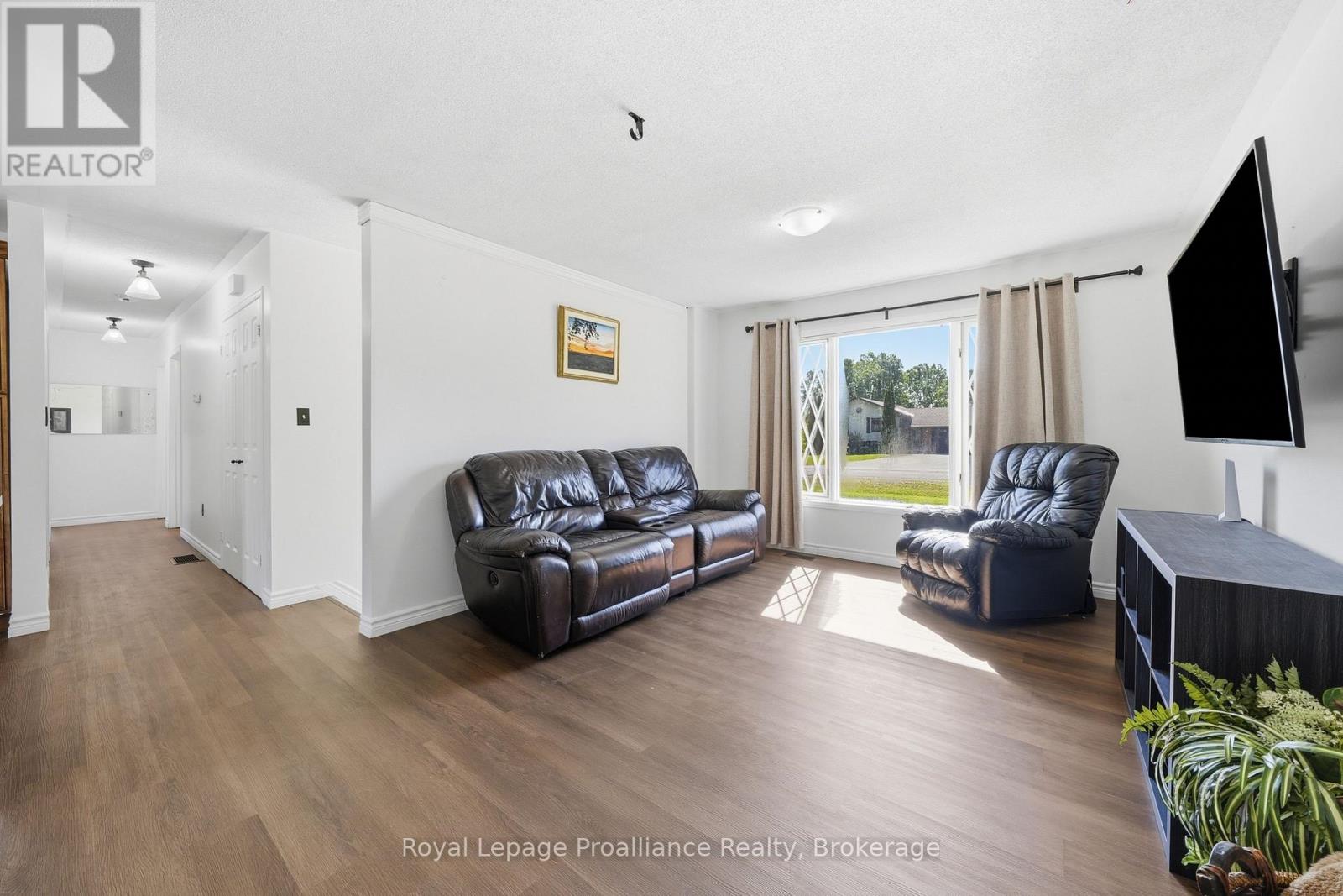 13 FORESTER DRIVE - 10