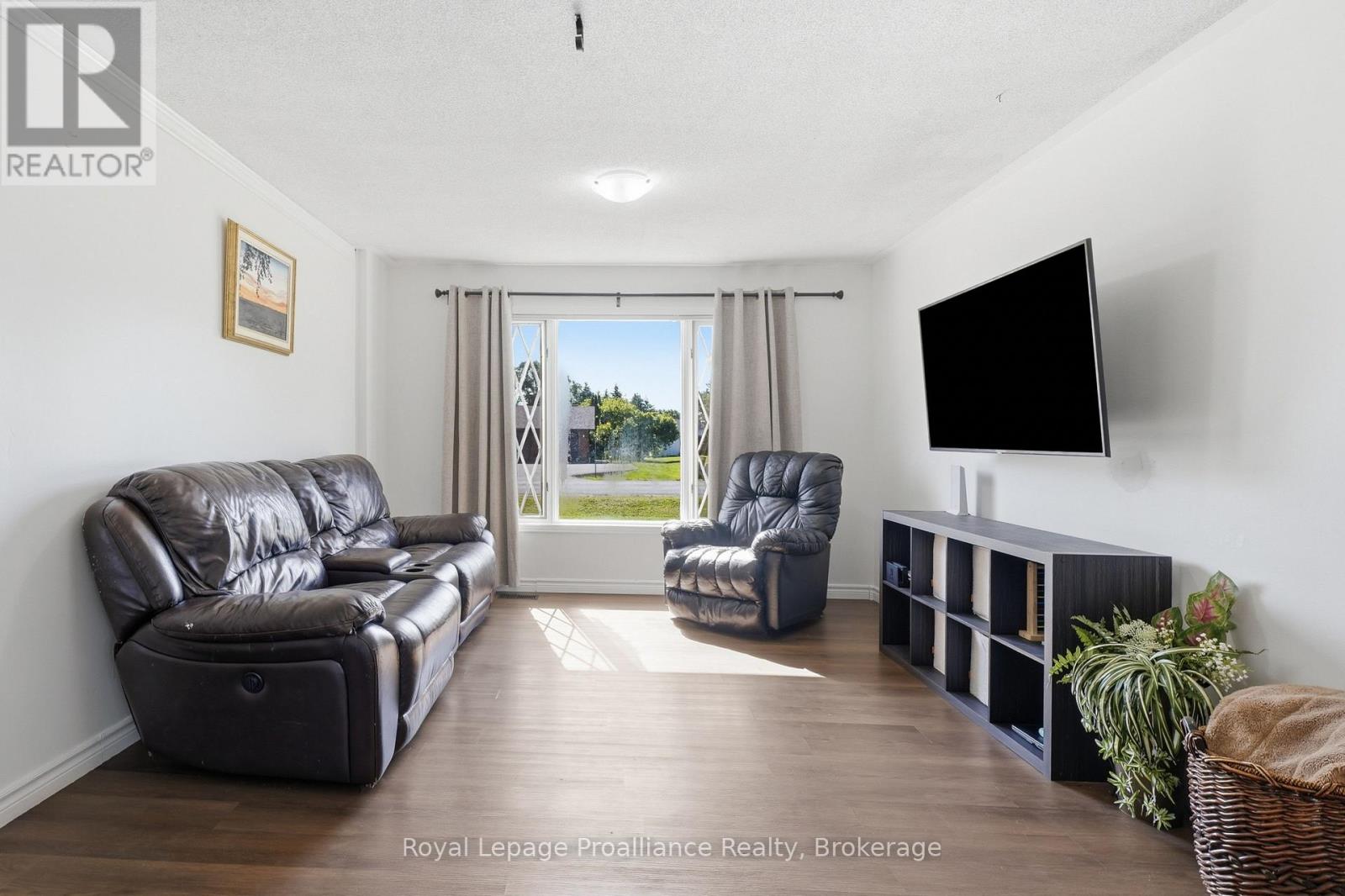 13 FORESTER DRIVE - 8