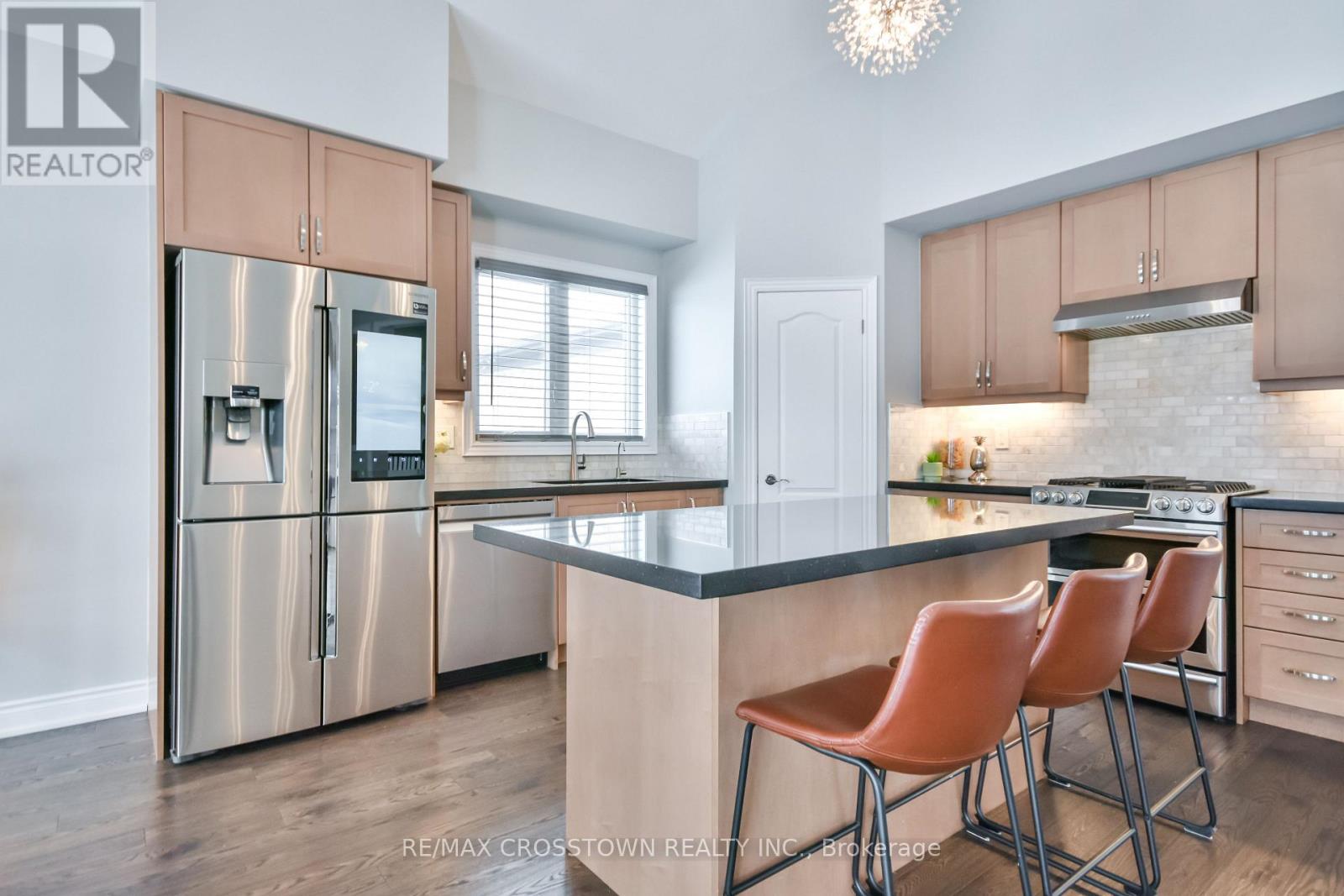 22 STEWART CRESCENT - 12