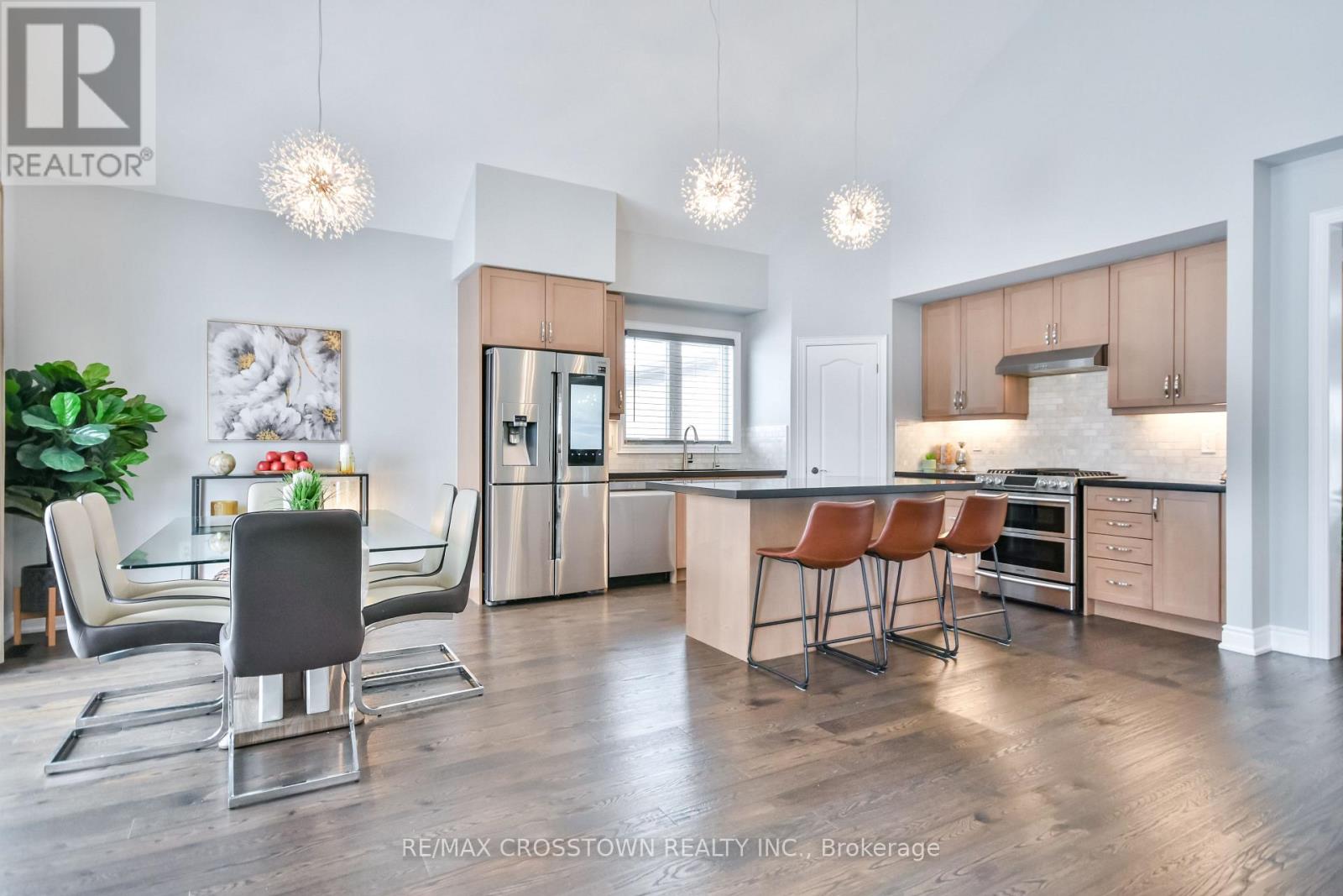 22 STEWART CRESCENT - 19