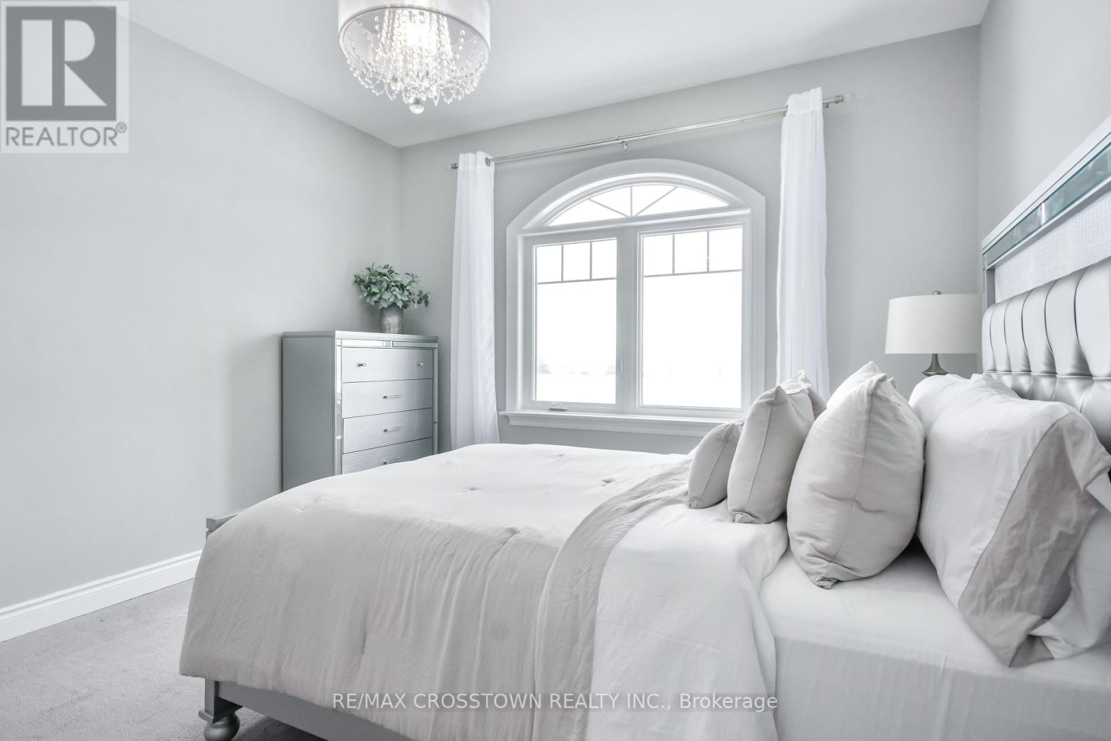 22 STEWART CRESCENT - 29