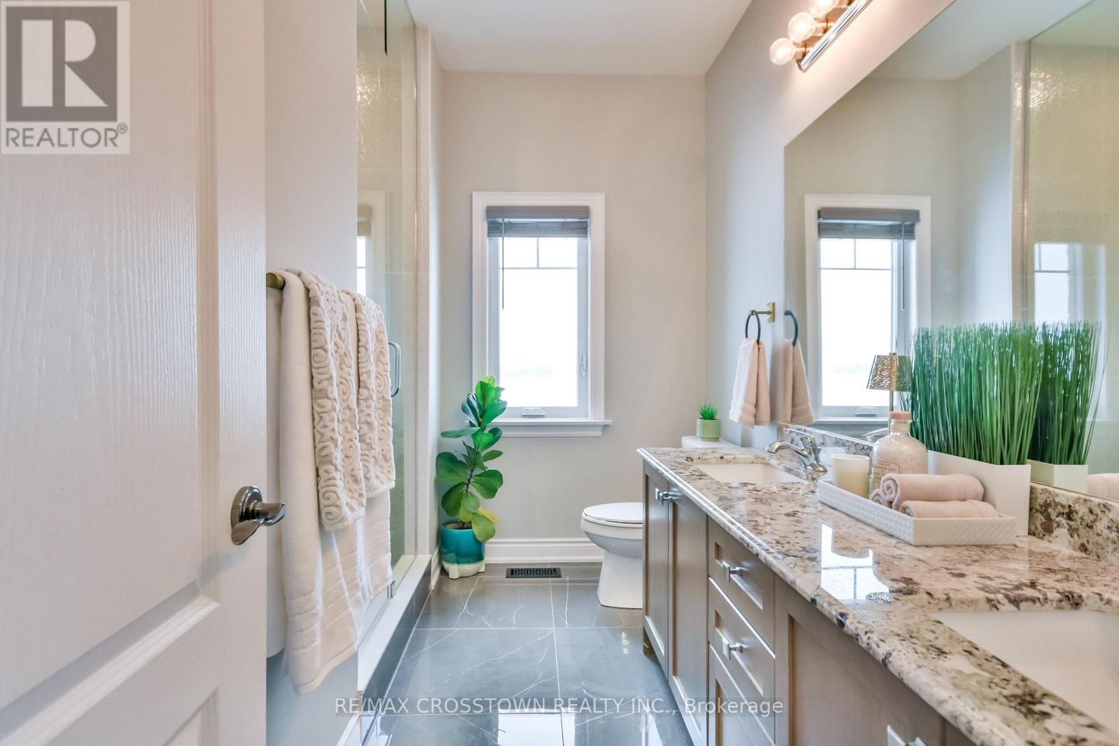 22 STEWART CRESCENT - 30