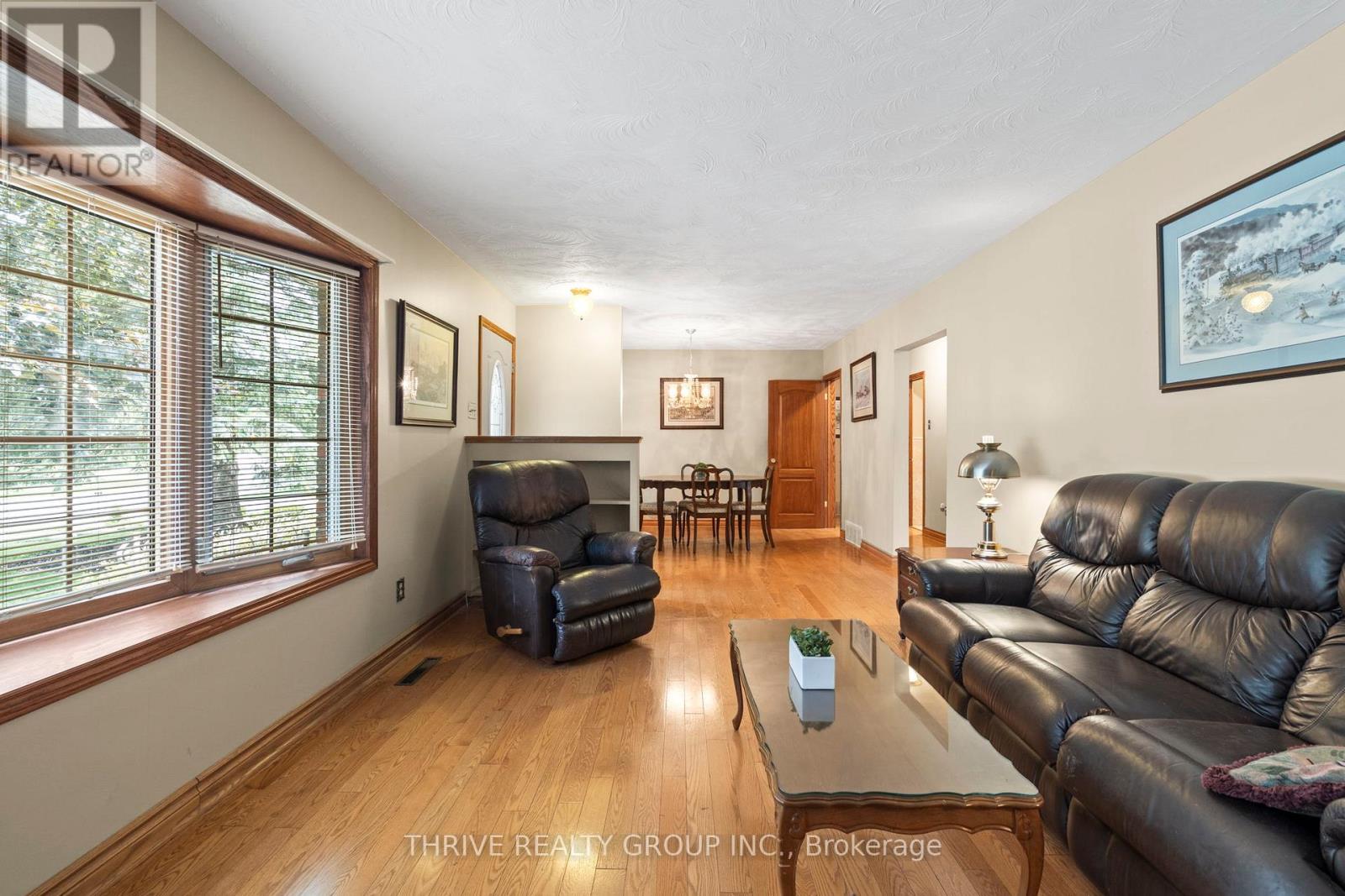 255 RIDGEWOOD CRESCENT - 10
