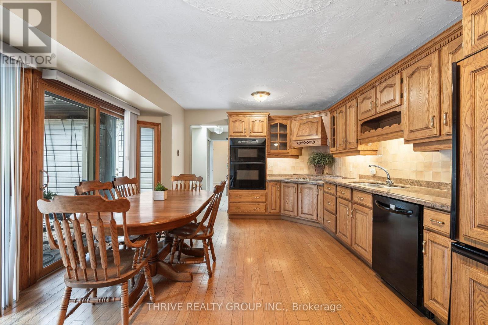 255 RIDGEWOOD CRESCENT - 14