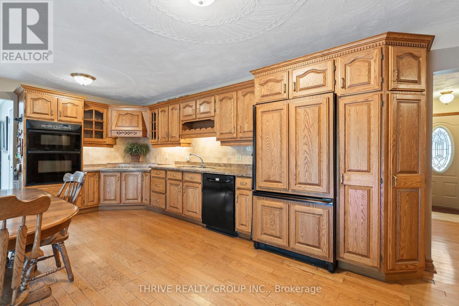 255 RIDGEWOOD CRESCENT - 15