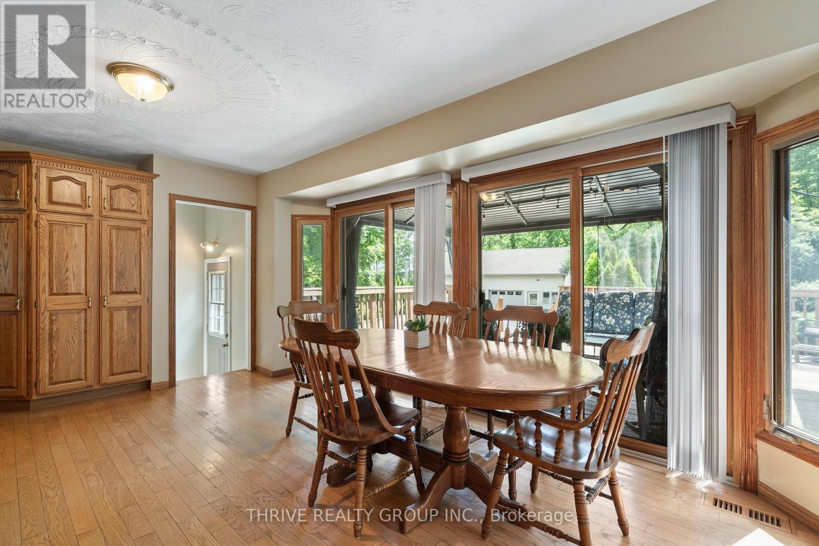 255 RIDGEWOOD CRESCENT - 18