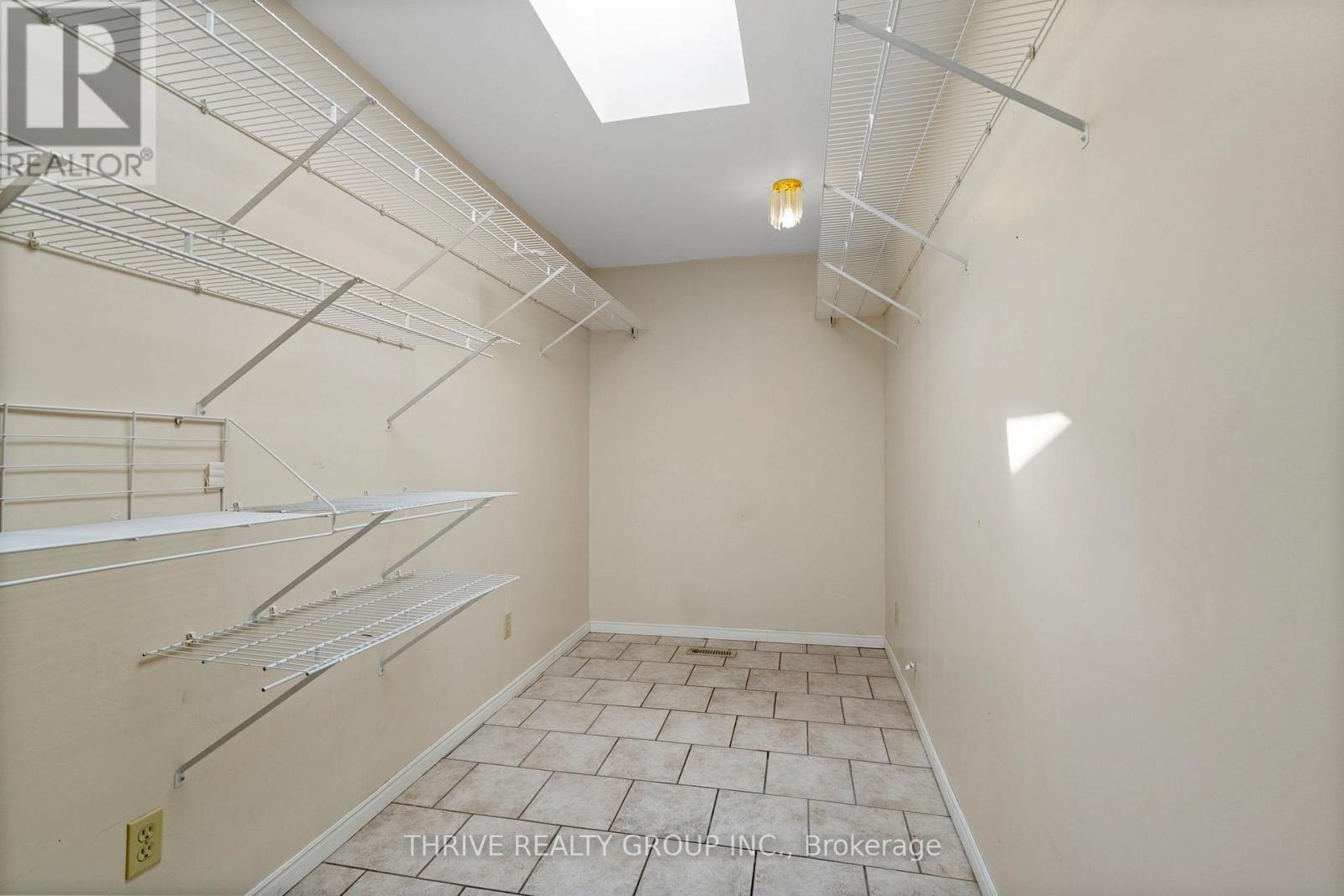 255 RIDGEWOOD CRESCENT - 23
