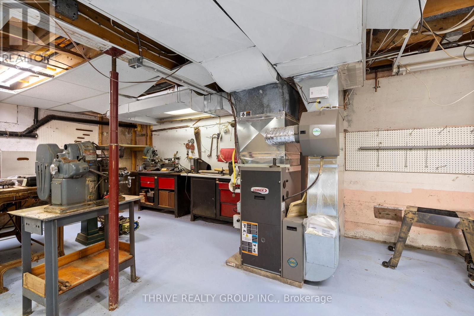 255 RIDGEWOOD CRESCENT - 29