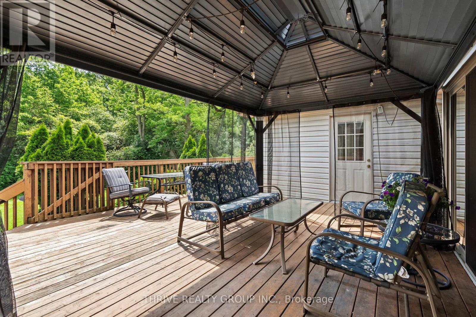 255 RIDGEWOOD CRESCENT - 37