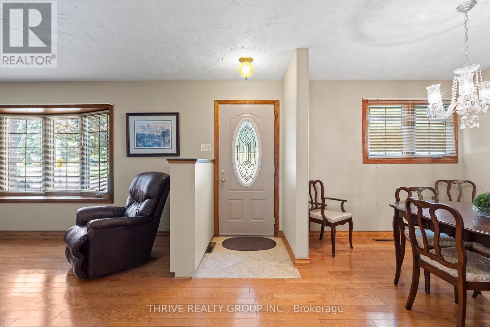 255 RIDGEWOOD CRESCENT - 6