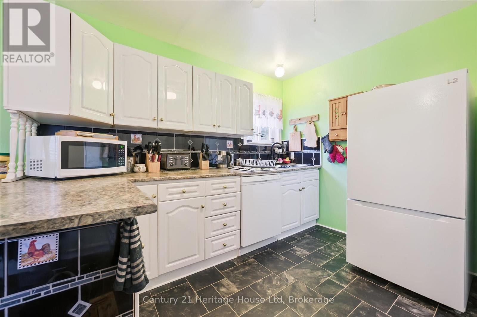 25 FOURTH AVENUE - 17