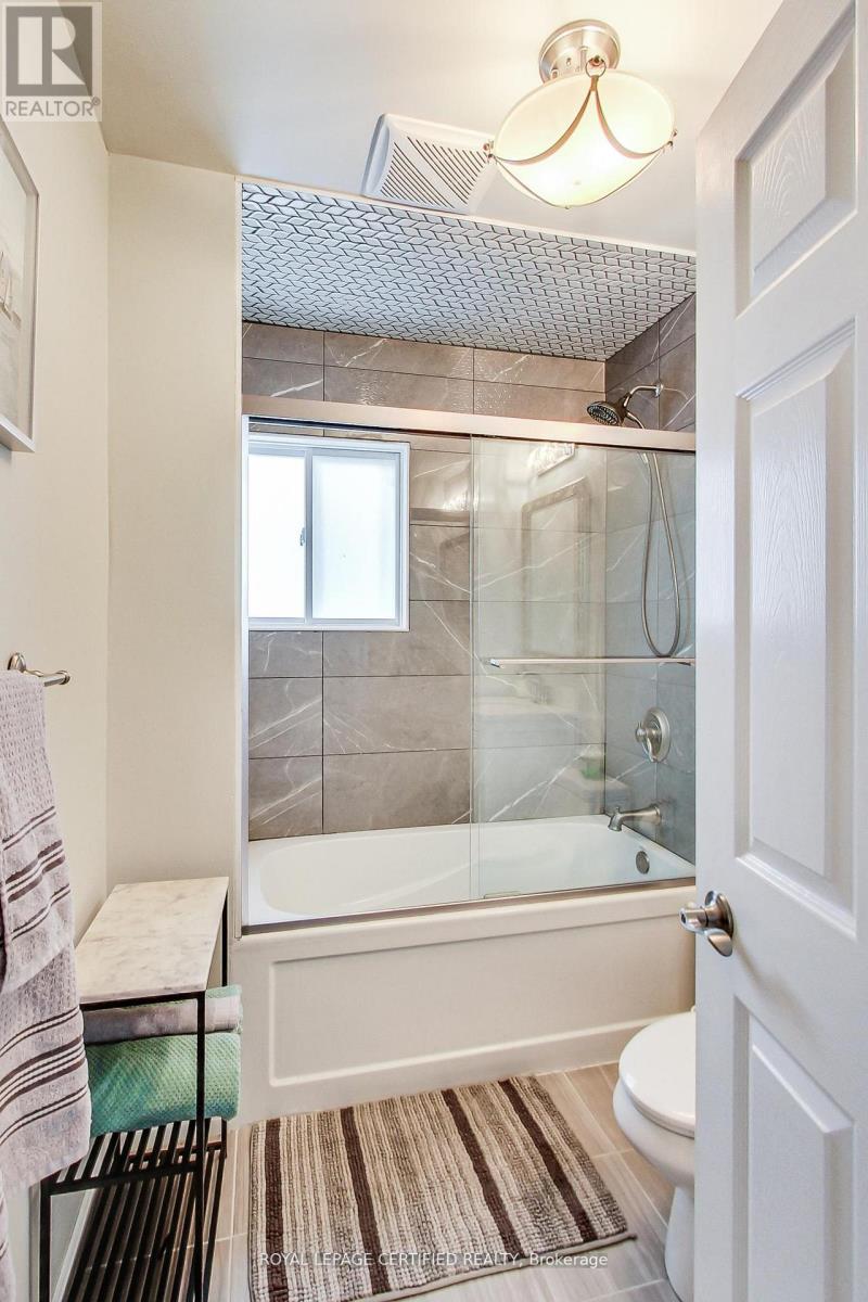 69 OLIVE CRESCENT - 25