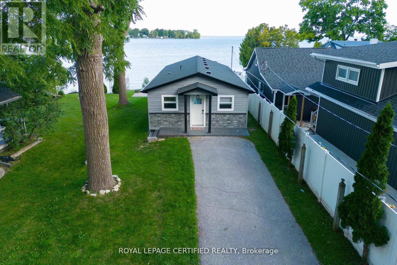 69 OLIVE CRESCENT - 36
