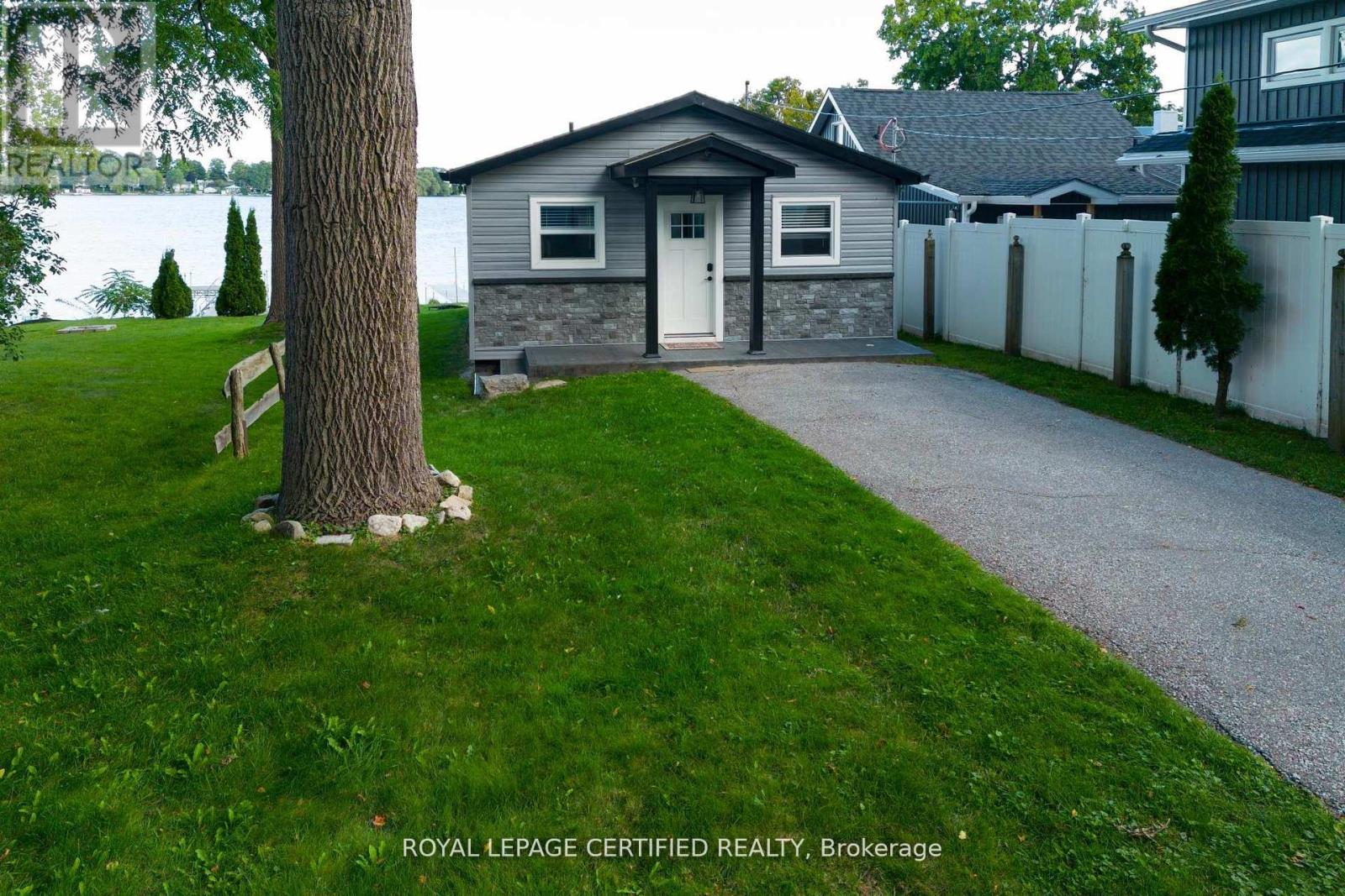 69 OLIVE CRESCENT - 38