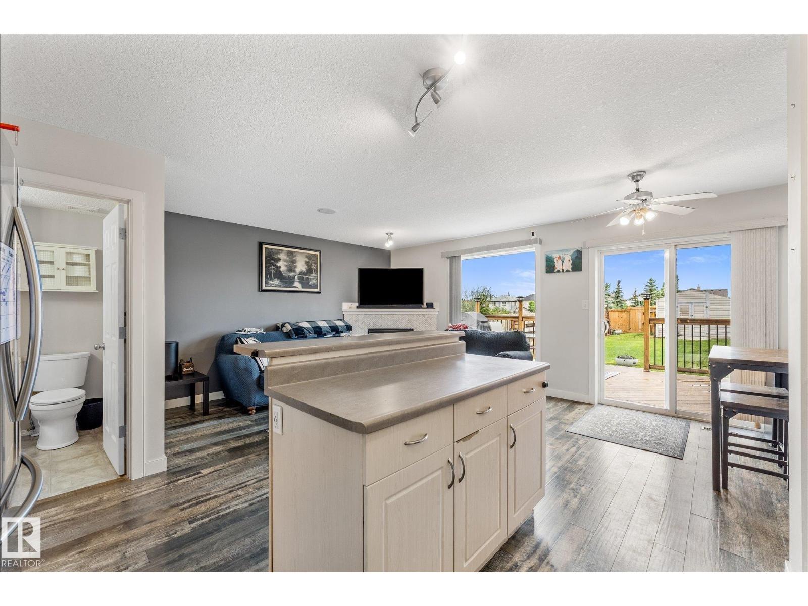 2324 30 AV NW - 13
