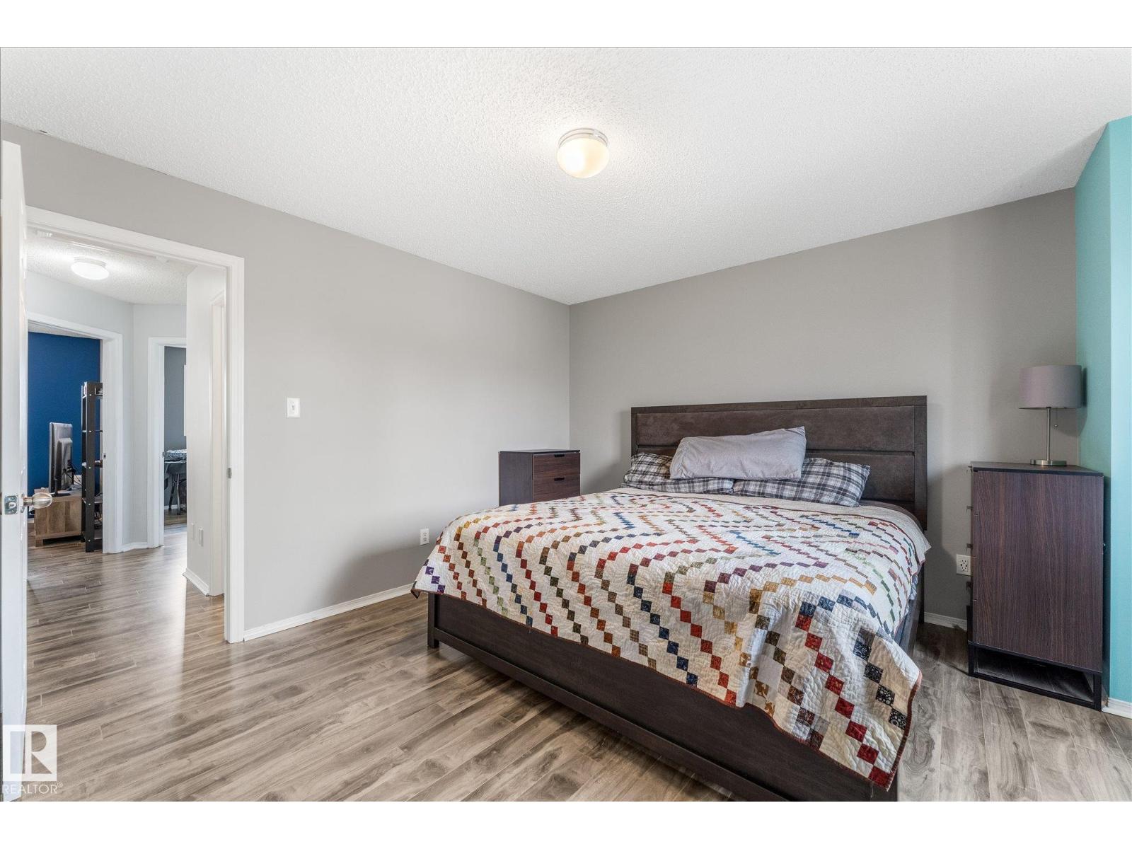 2324 30 AV NW - 18