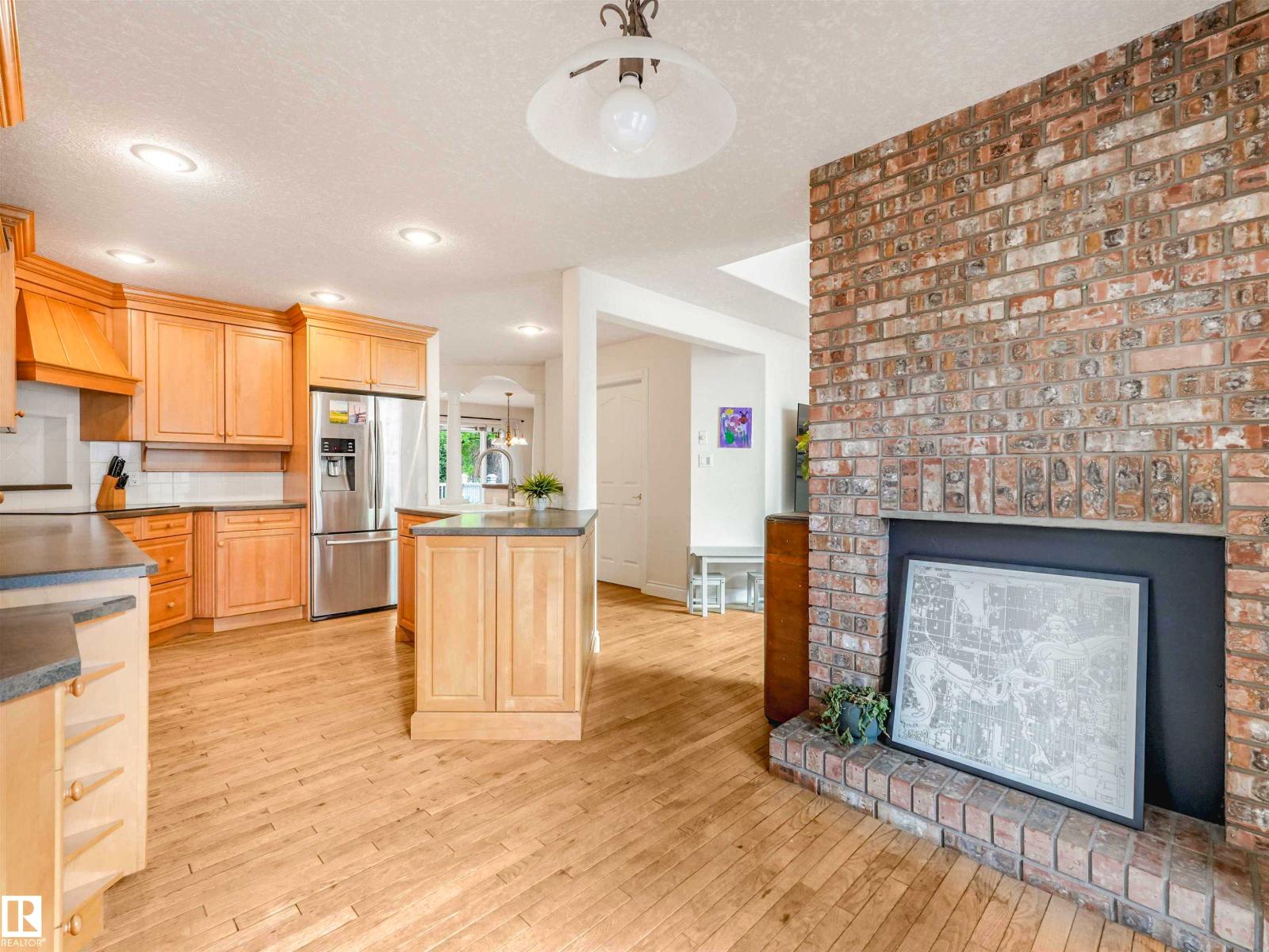 9508 100A ST NW — photo 18