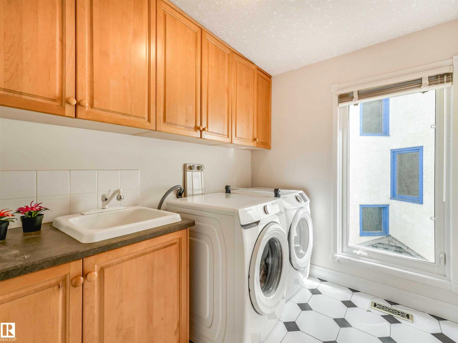 9508 100A ST NW — photo 19