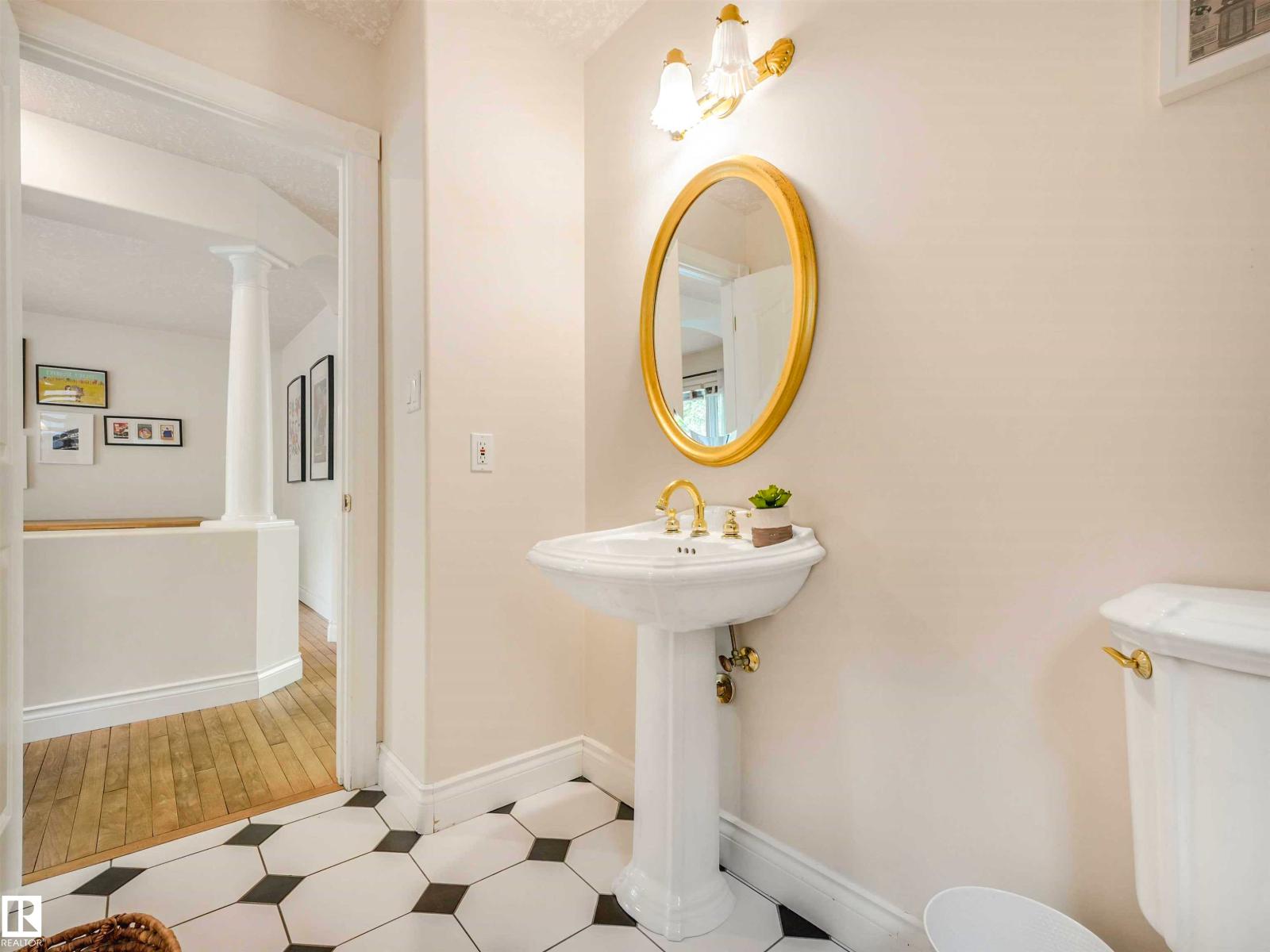 9508 100A ST NW — photo 23